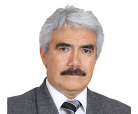 https://www.clinicalosolivos.com/wp-content/uploads/2022/08/dr-Ramiro.jpg